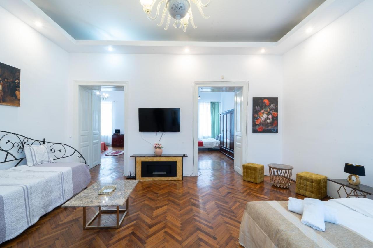 5* Noble House In Historic Center Villa Cluj-Napoca Exterior photo