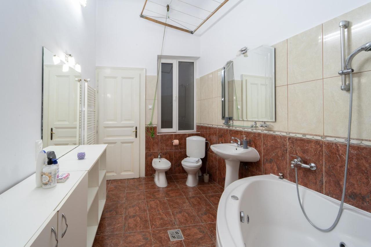 5* Noble House In Historic Center Villa Cluj-Napoca Exterior photo